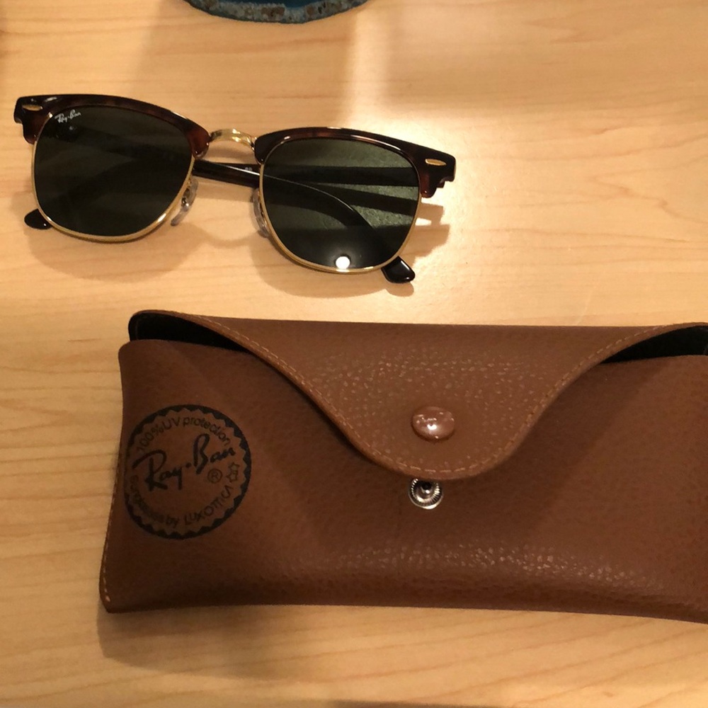 Brand new never been worn ray ban sunglasses